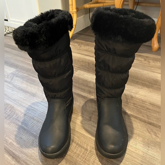 Waterproof faux fur lined boots - new without tags - Picture 1 of 8